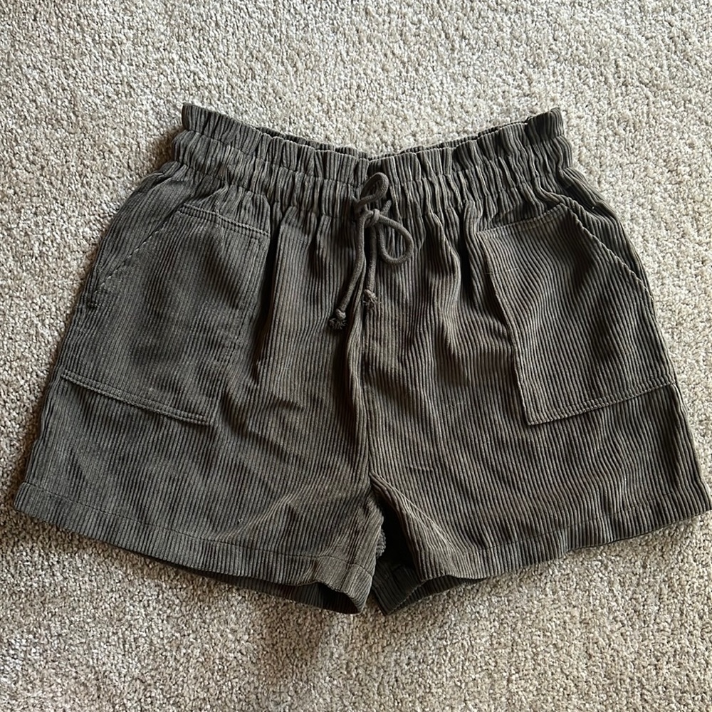 Mahina Corduroy Shorts - Size L. Never Worn. Olive Green-Brown.